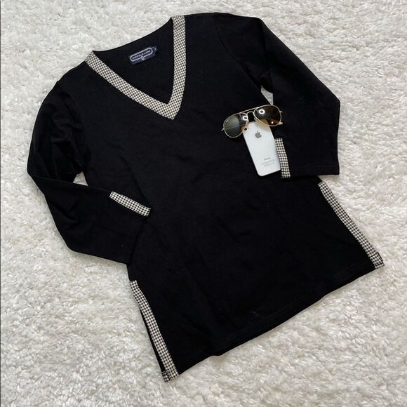 Duffield Lane Long Sleeve V-neck Tunic - Picture 1 of 7